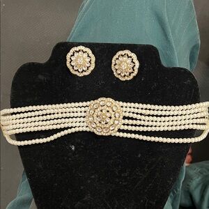 Elegant Pearl and Gold Jewelry Set